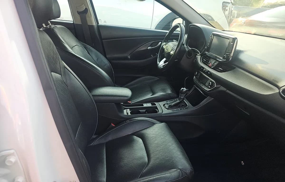 2018 HYUNDAI ELANTRA GT 5