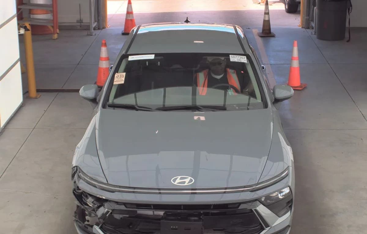 2025 HYUNDAI SONATA SE 3