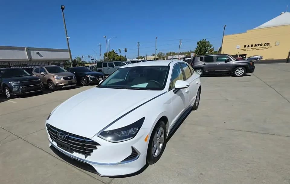2023 HYUNDAI SONATA SE