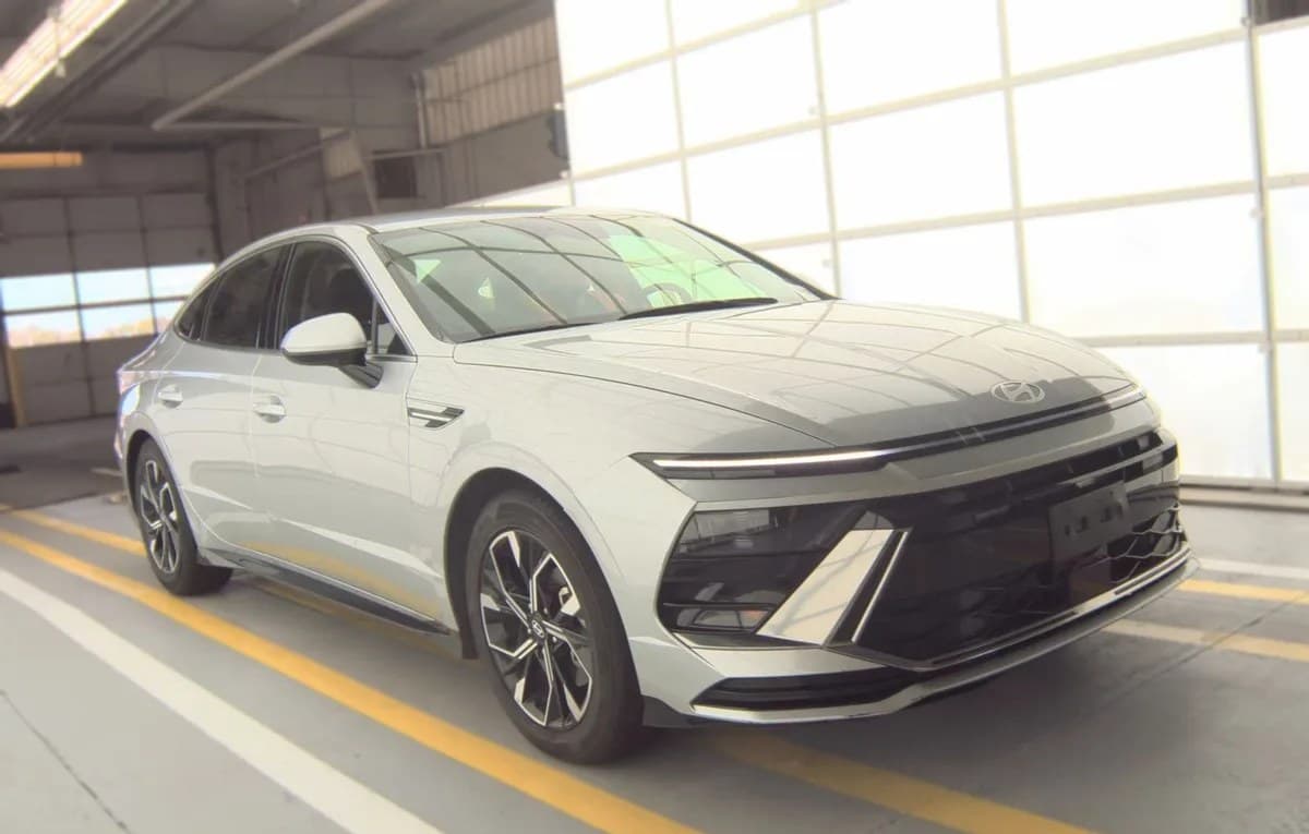 2025 HYUNDAI SONATA SEL 4