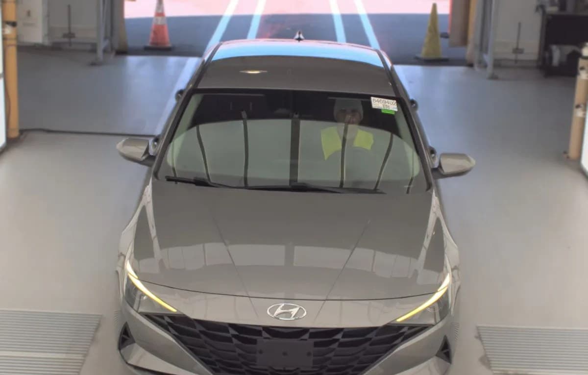 2021 HYUNDAI ELANTRA SE 3