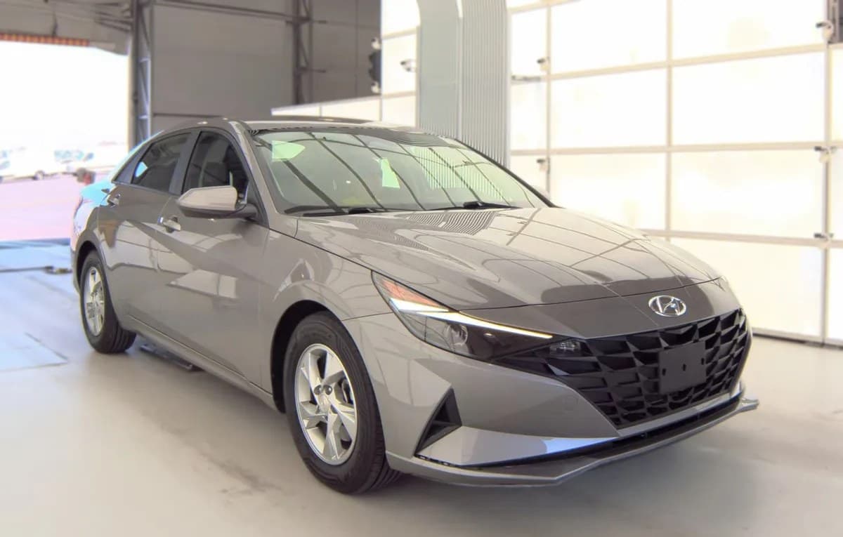 2021 HYUNDAI ELANTRA SE 4