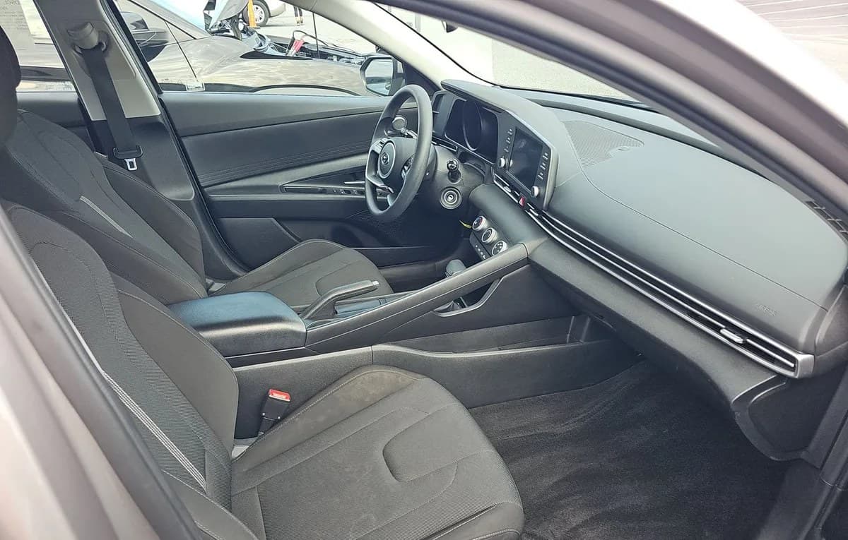 2021 HYUNDAI ELANTRA SE 5