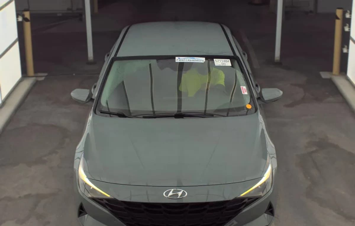 2021 HYUNDAI ELANTRA SE 3