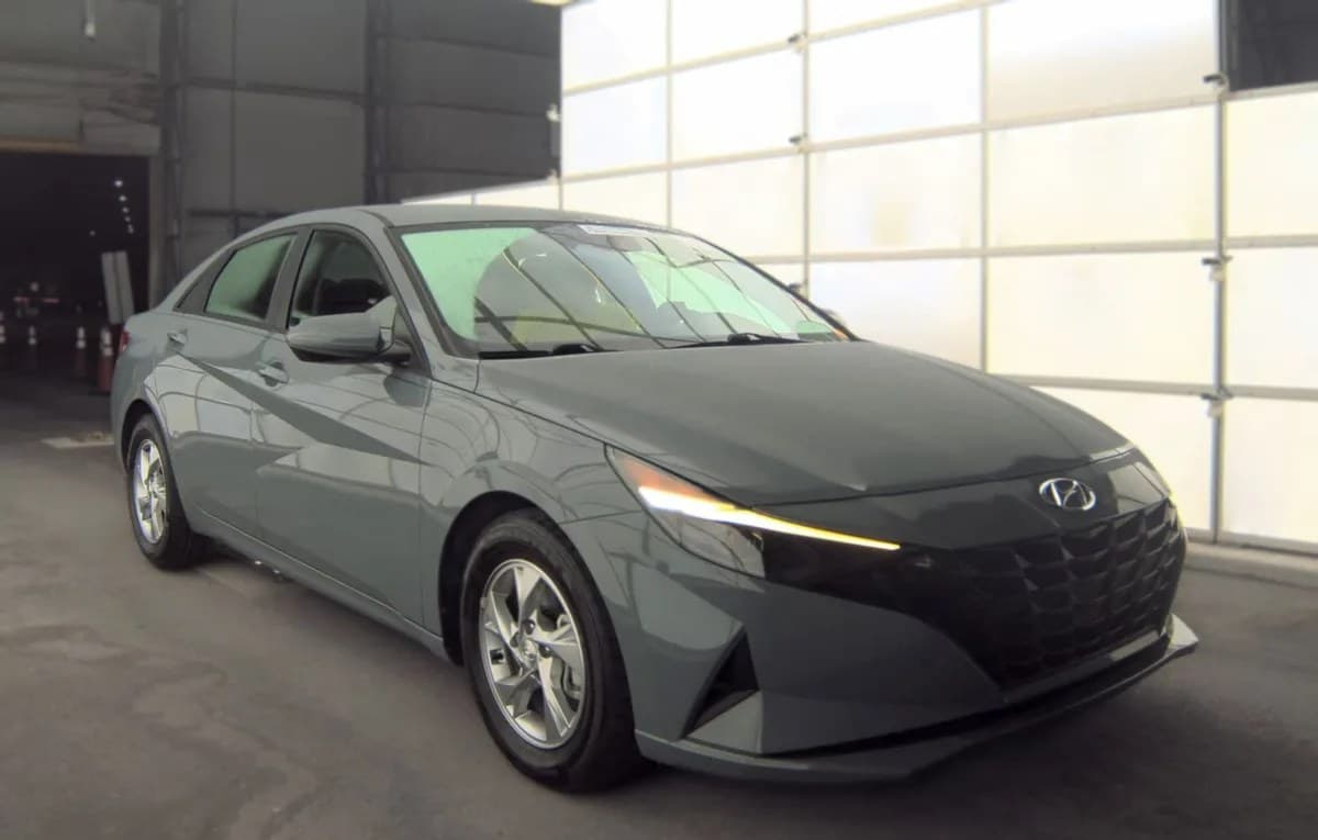 2021 HYUNDAI ELANTRA SE 4