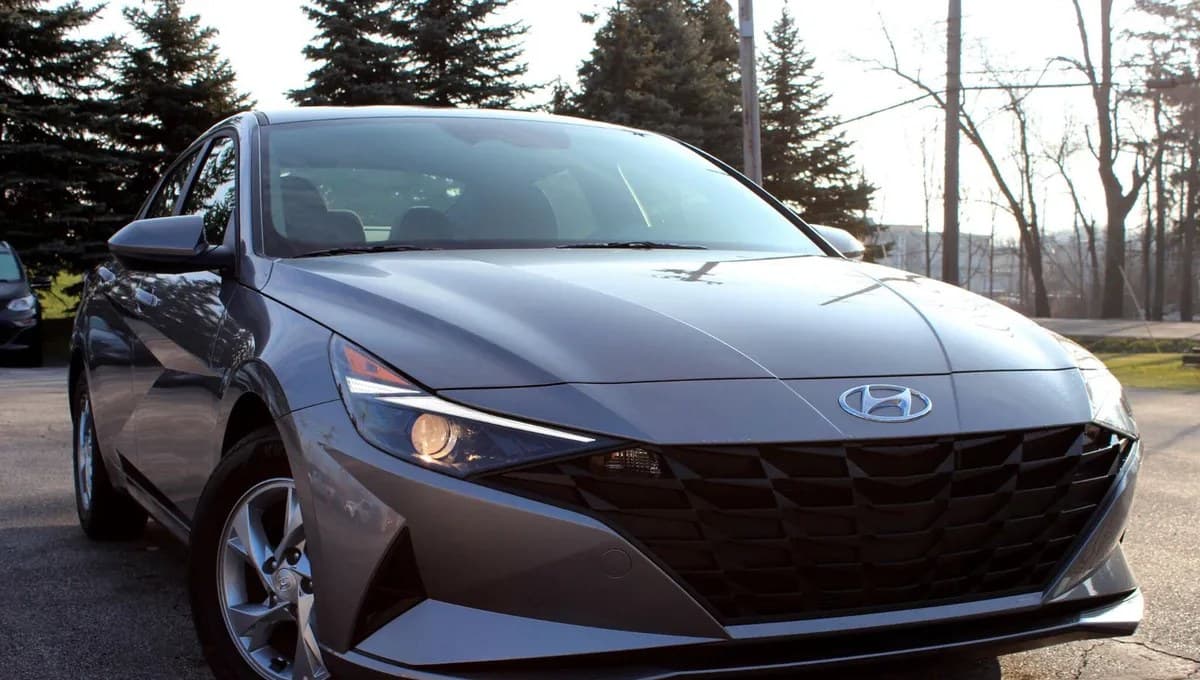 2021 HYUNDAI ELANTRA SE 3