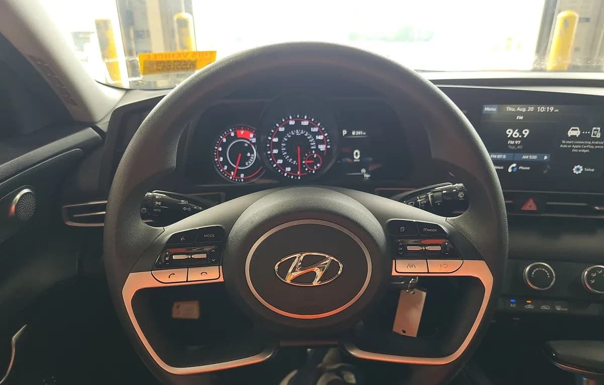 2023 HYUNDAI ELANTRA SE 7