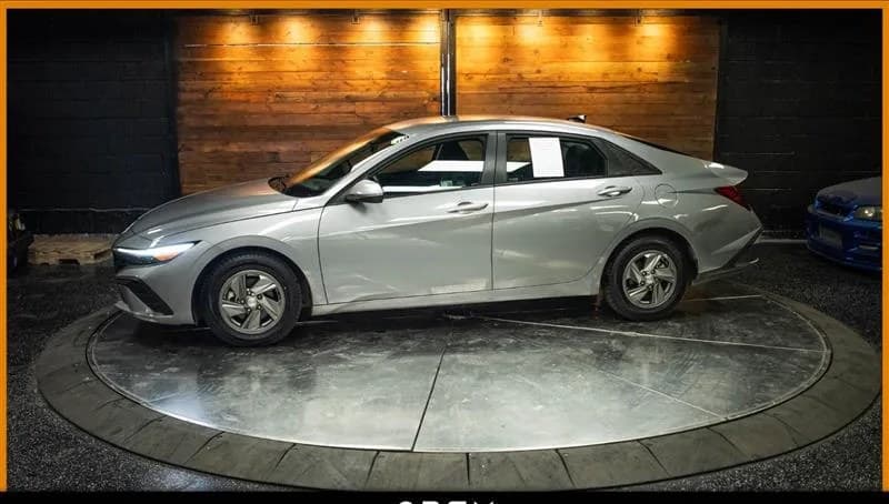 2025 HYUNDAI ELANTRA SE