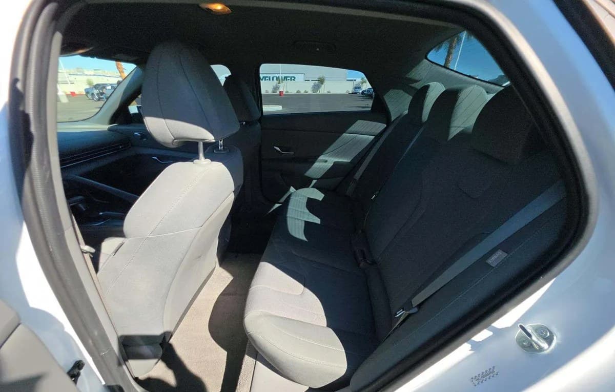 2024 HYUNDAI ELANTRA SE 7