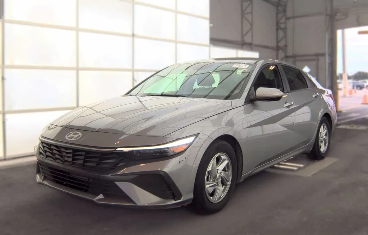 2025 HYUNDAI ELANTRA SE 2