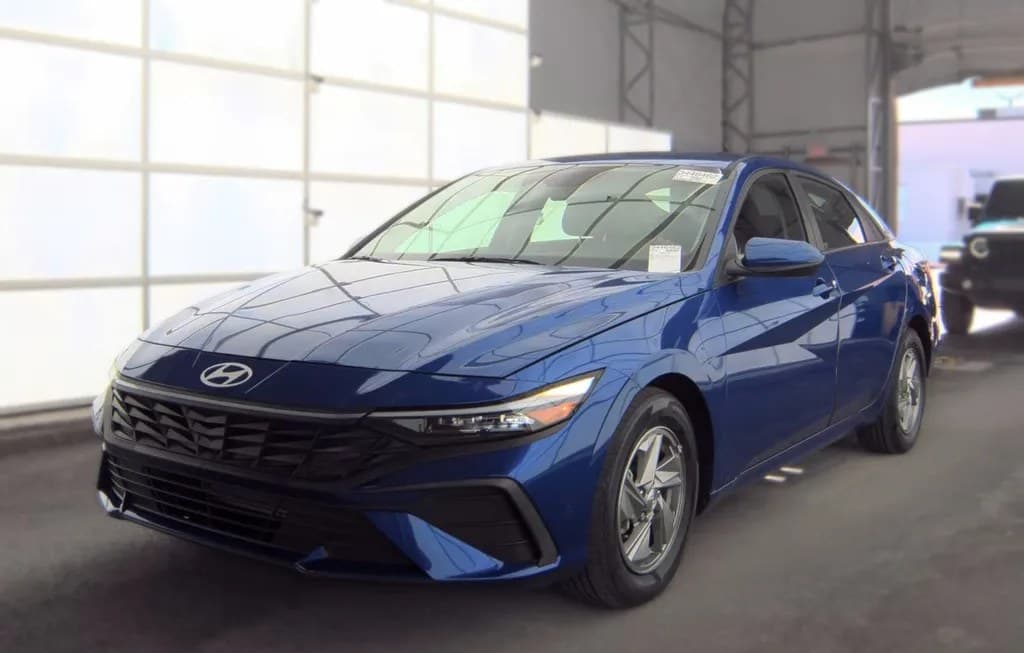 2025 HYUNDAI ELANTRA SE
