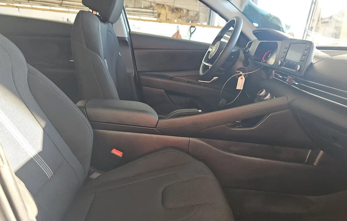 2026 HYUNDAI ELANTRA SE 5