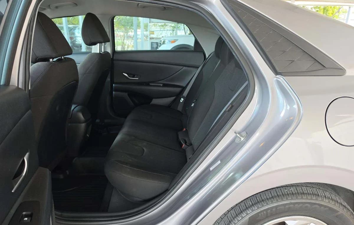 2024 HYUNDAI ELANTRA SE 7