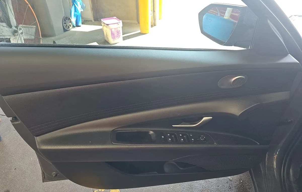 2025 HYUNDAI ELANTRA SE 6