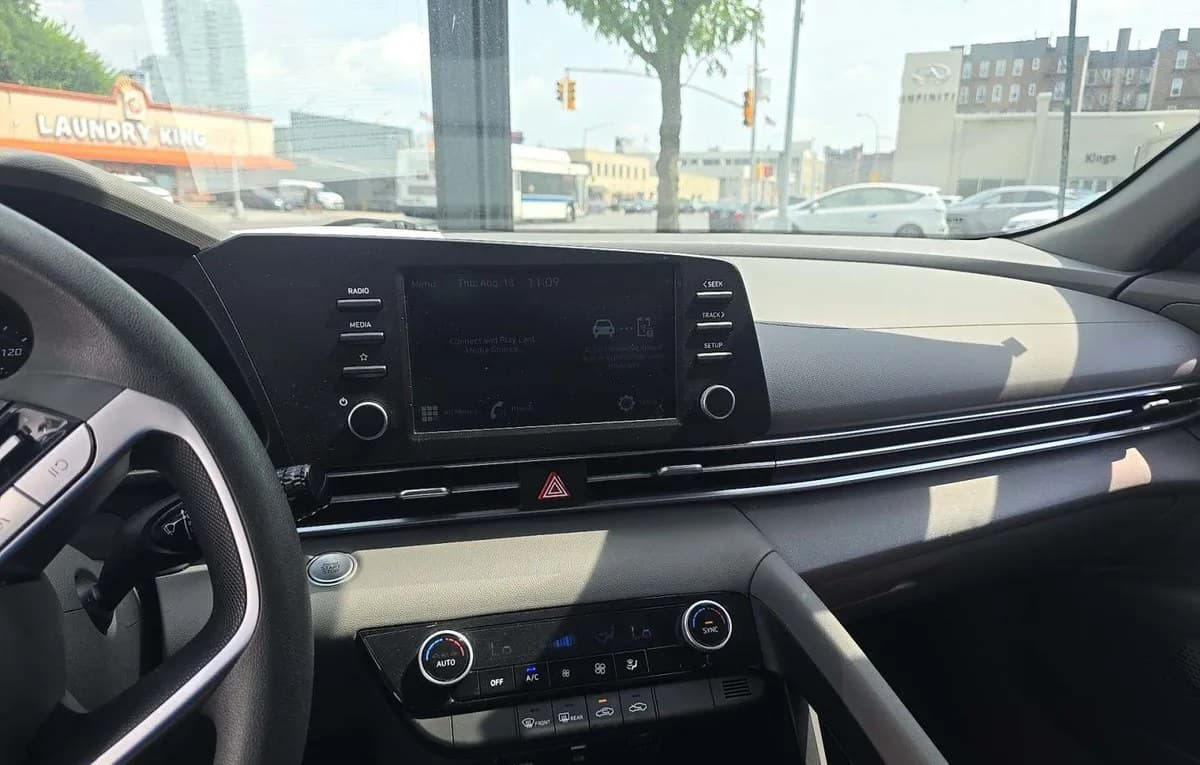 2022 HYUNDAI ELANTRA SEL 7