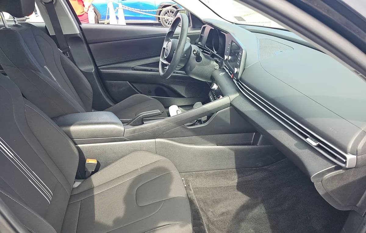 2023 HYUNDAI ELANTRA SEL 5