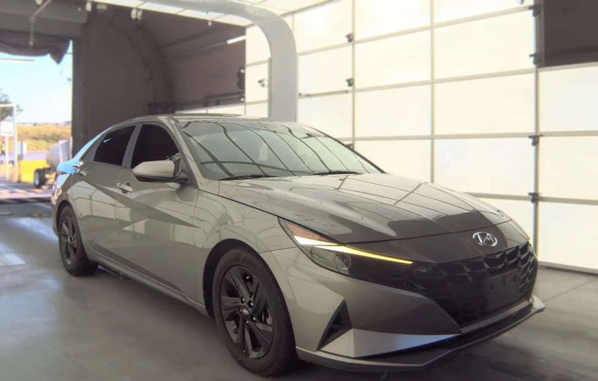 2023 HYUNDAI ELANTRA SEL 3