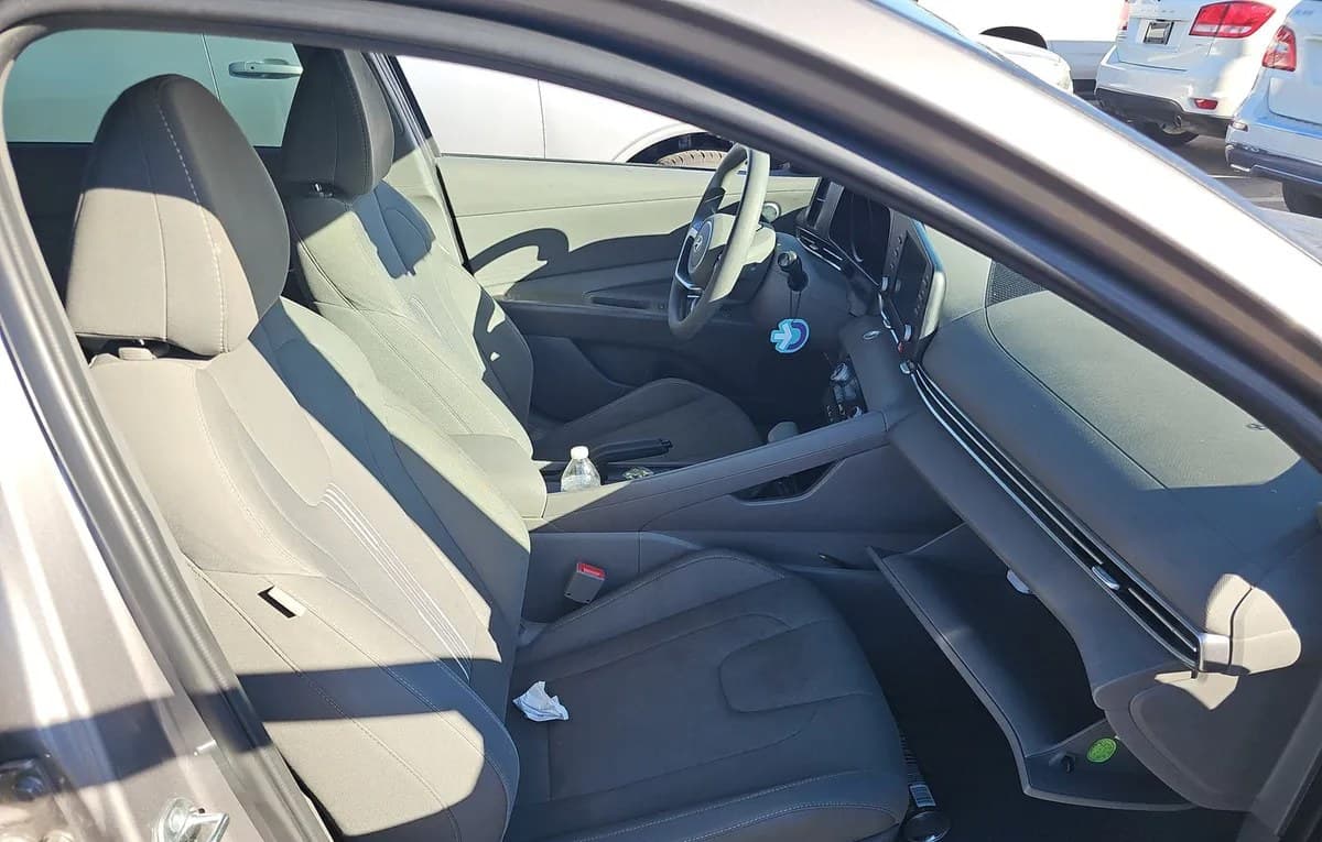 2023 HYUNDAI ELANTRA SEL 5