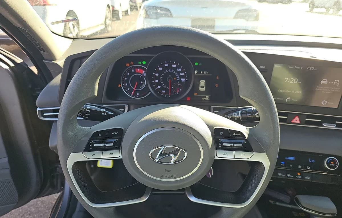 2023 HYUNDAI ELANTRA SEL 7