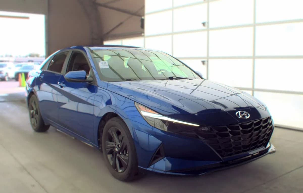 2023 HYUNDAI ELANTRA SEL 4