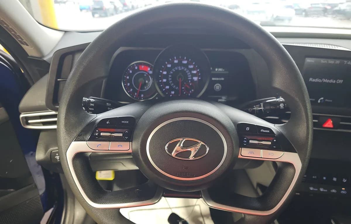 2023 HYUNDAI ELANTRA SEL 7