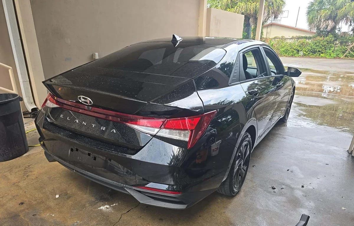 2021 HYUNDAI ELANTRA SEL 4