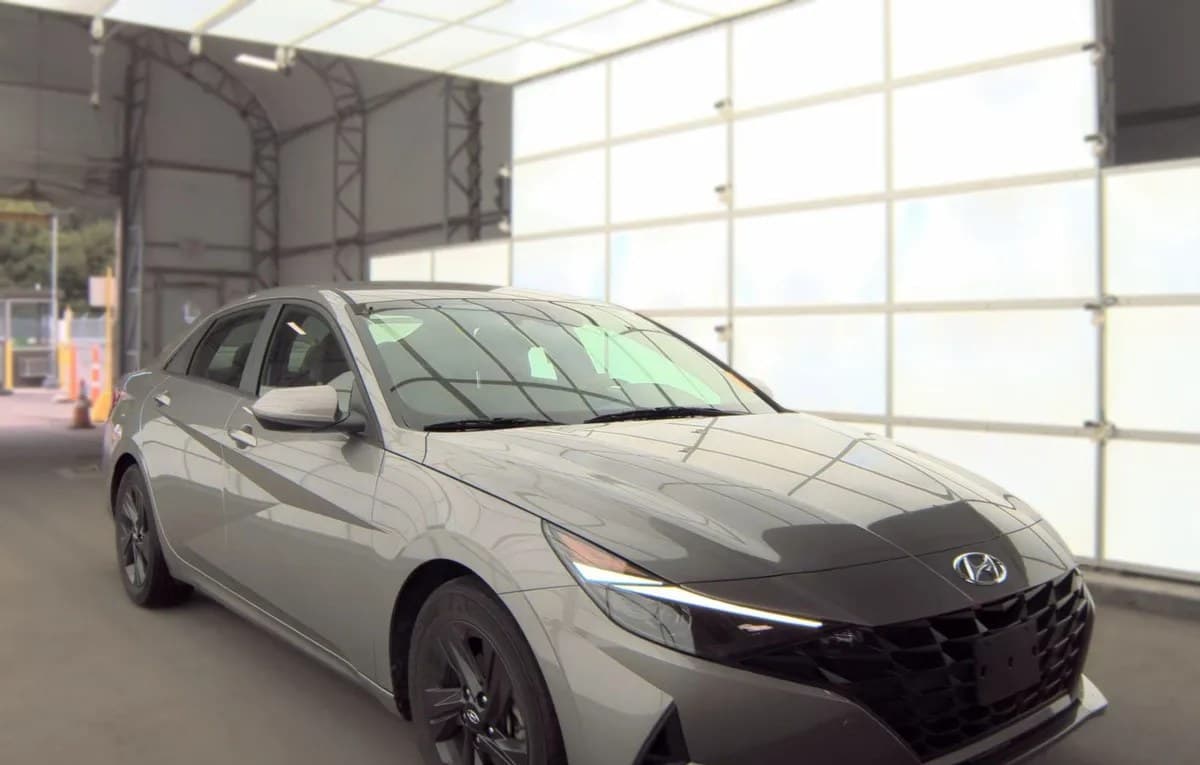 2023 HYUNDAI ELANTRA SEL 4