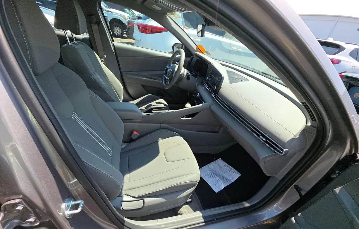 2023 HYUNDAI ELANTRA SEL 5