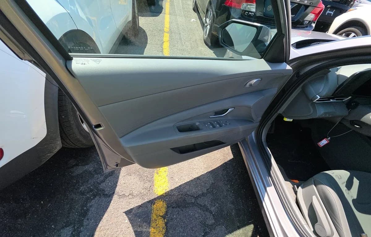 2023 HYUNDAI ELANTRA SEL 6