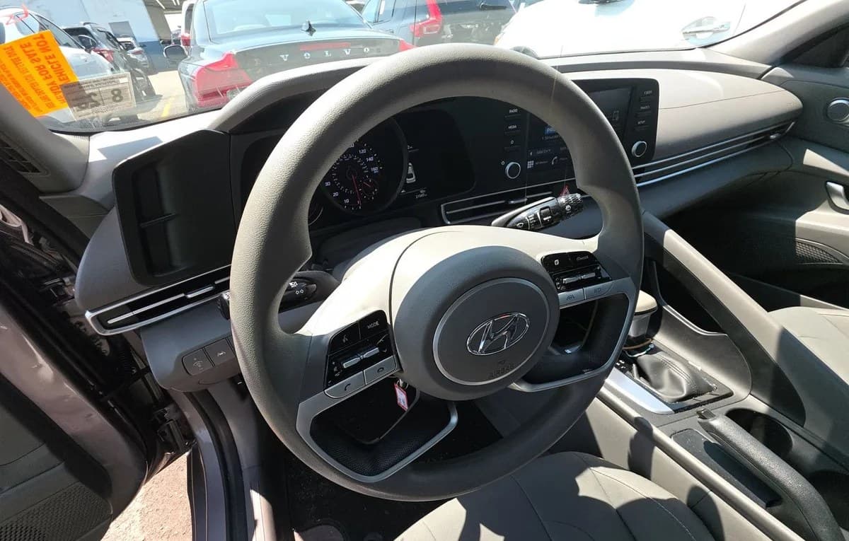 2023 HYUNDAI ELANTRA SEL 7