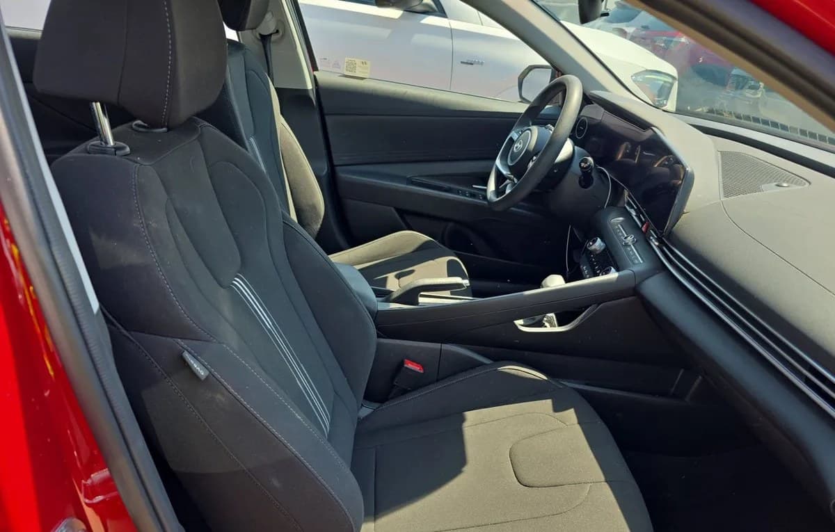 2024 HYUNDAI ELANTRA SEL 5