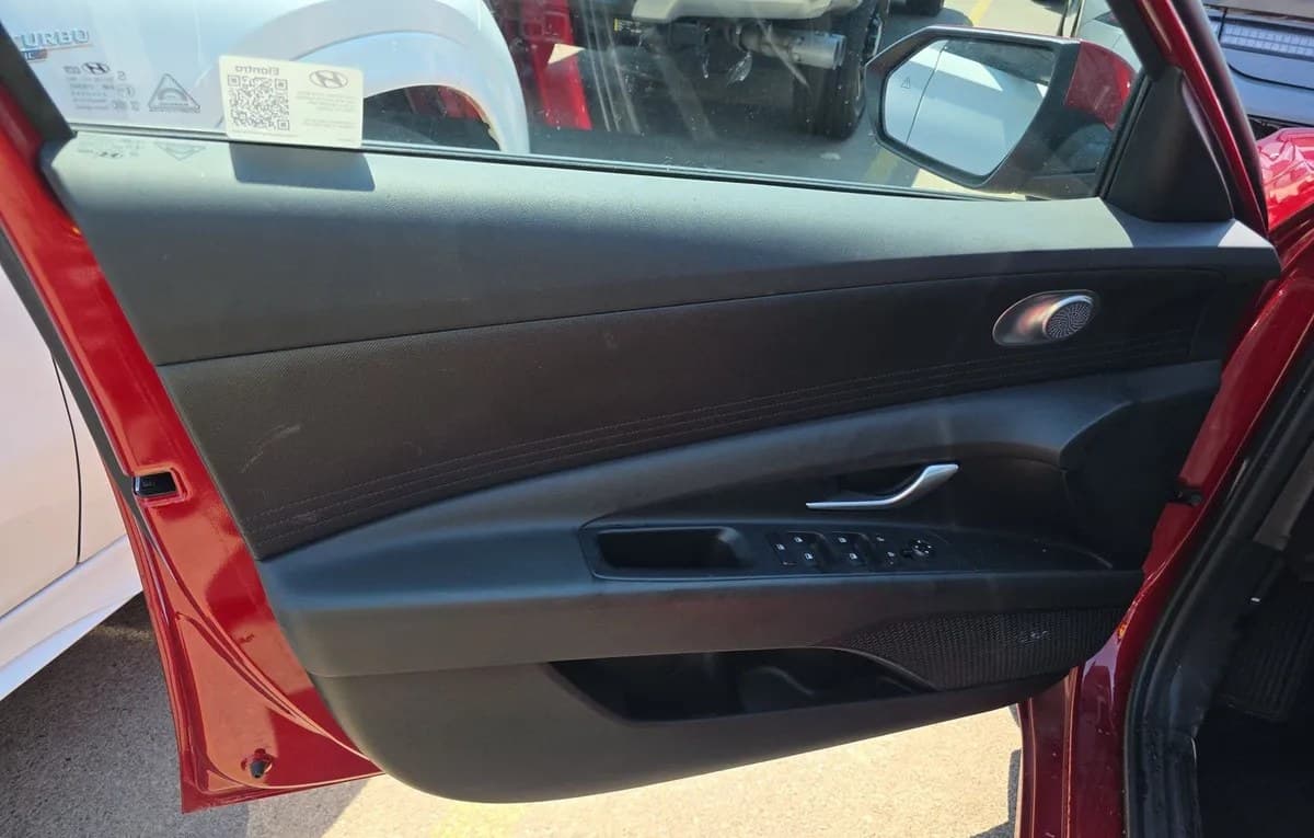 2024 HYUNDAI ELANTRA SEL 6