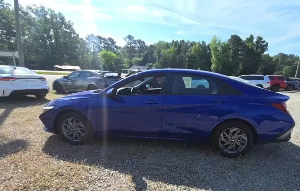 2024 HYUNDAI ELANTRA SEL 4