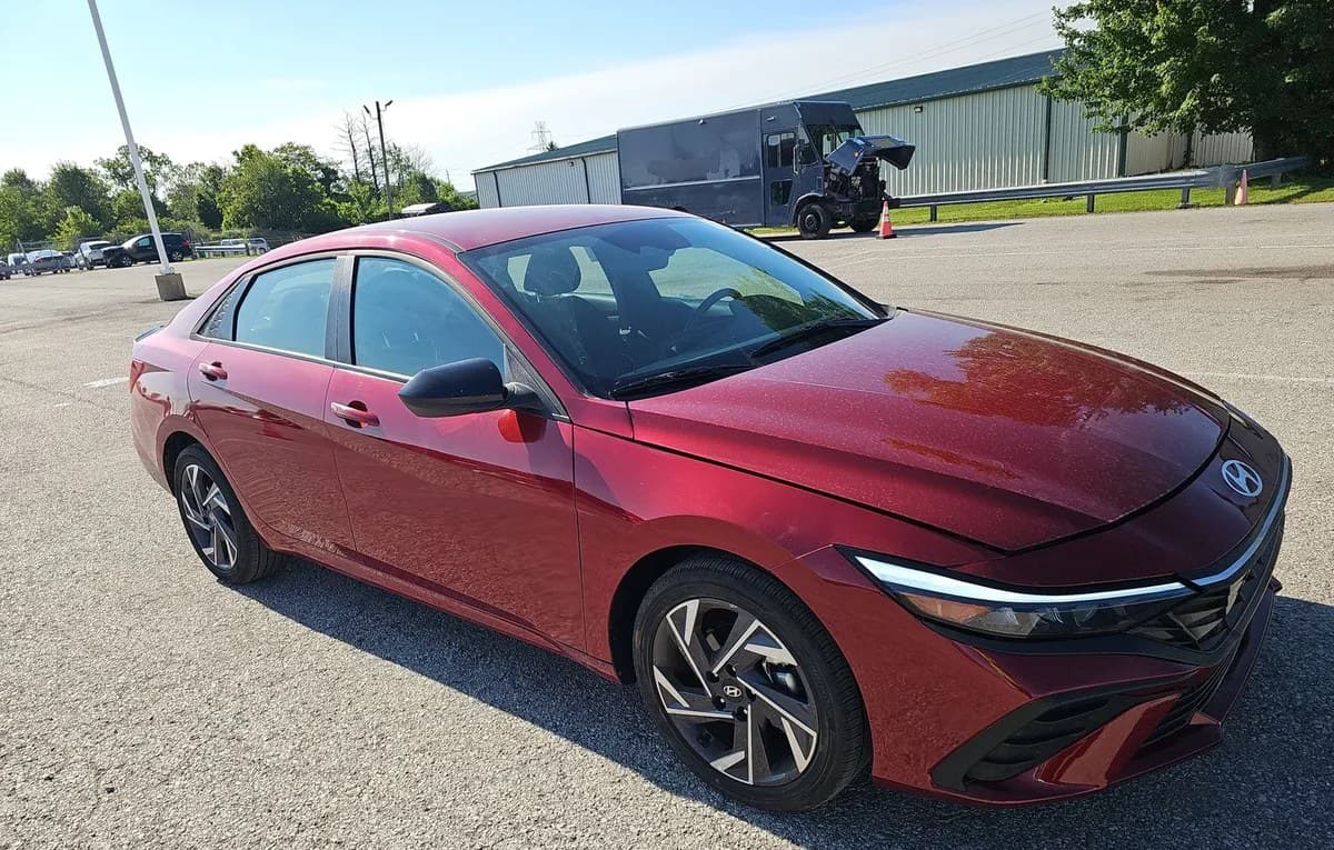 2025 HYUNDAI ELANTRA SEL Sport 4