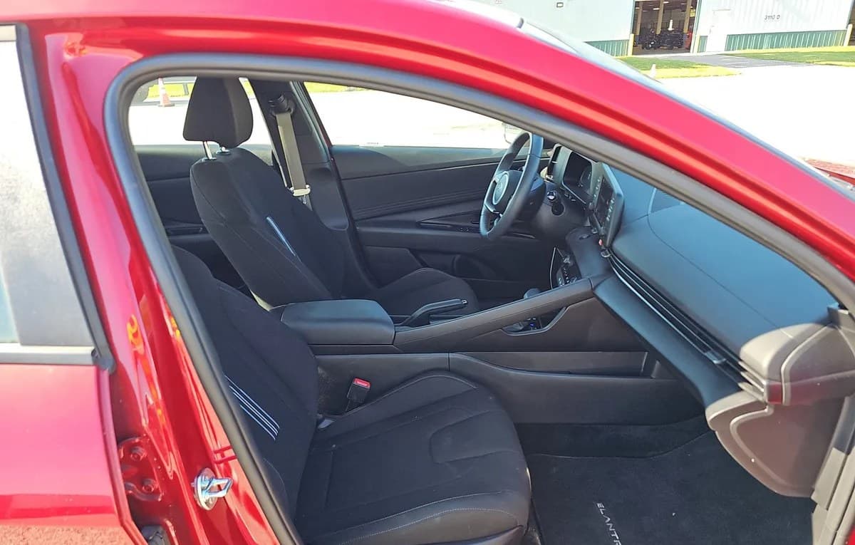 2025 HYUNDAI ELANTRA SEL Sport 5