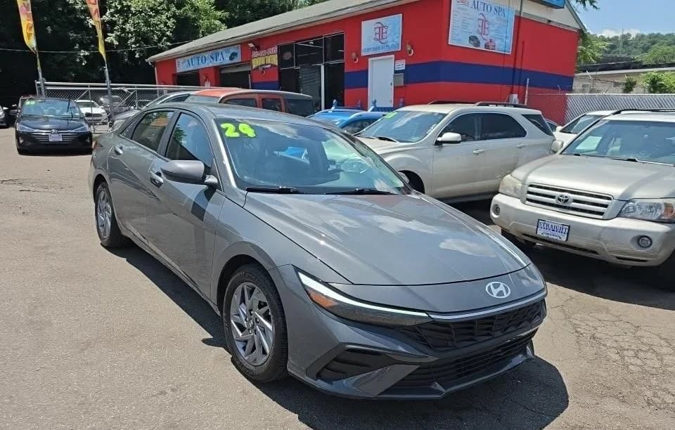 2024 HYUNDAI ELANTRA SEL 4