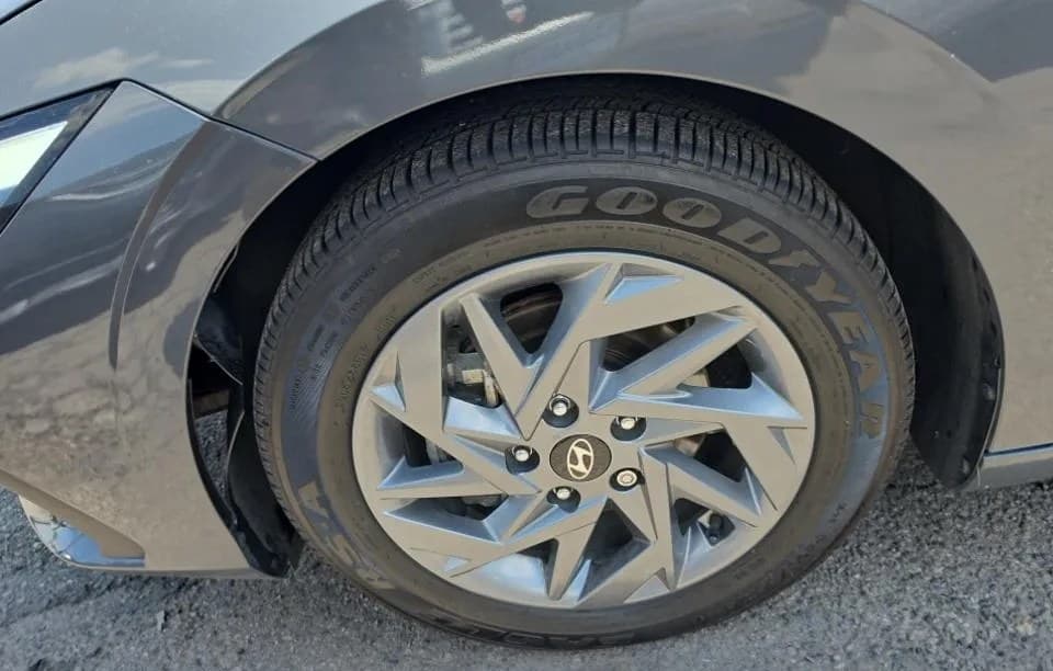 2024 HYUNDAI ELANTRA SEL 5