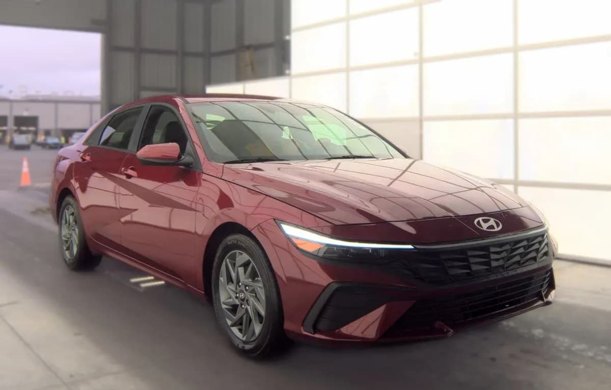 2024 HYUNDAI ELANTRA SEL 4