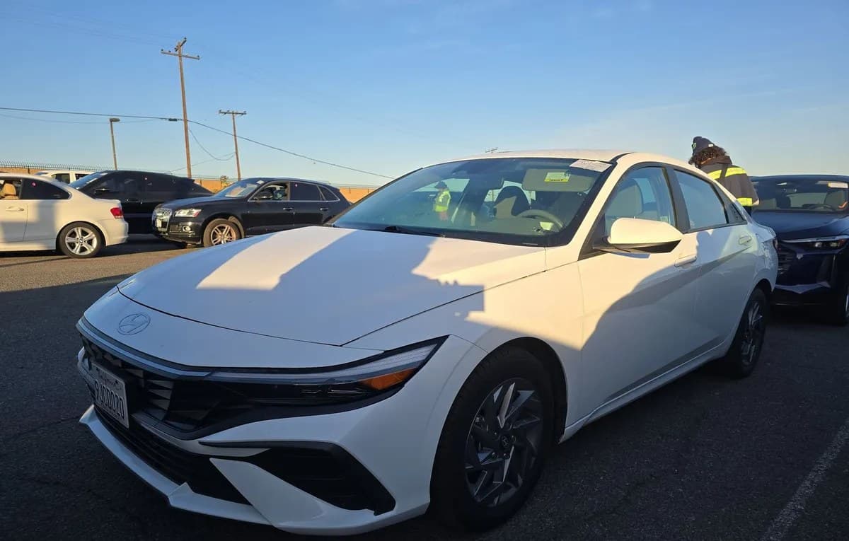 2024 HYUNDAI ELANTRA SEL 2