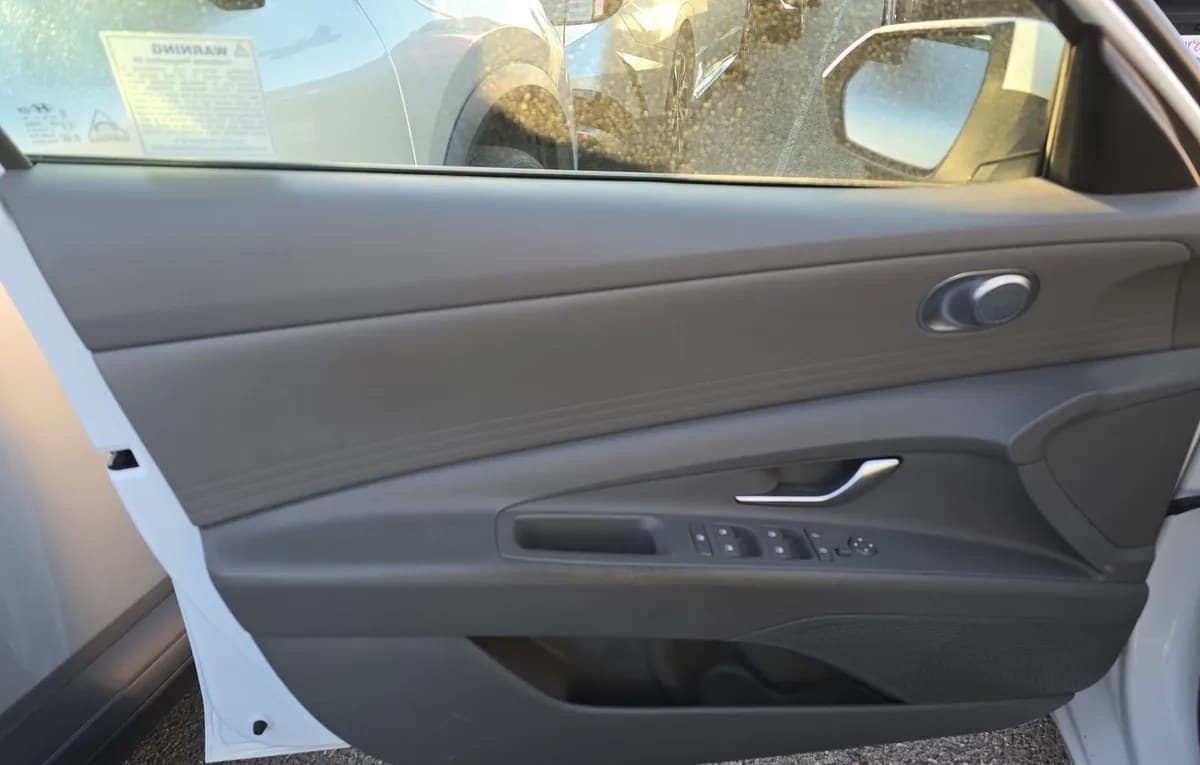 2024 HYUNDAI ELANTRA SEL 6