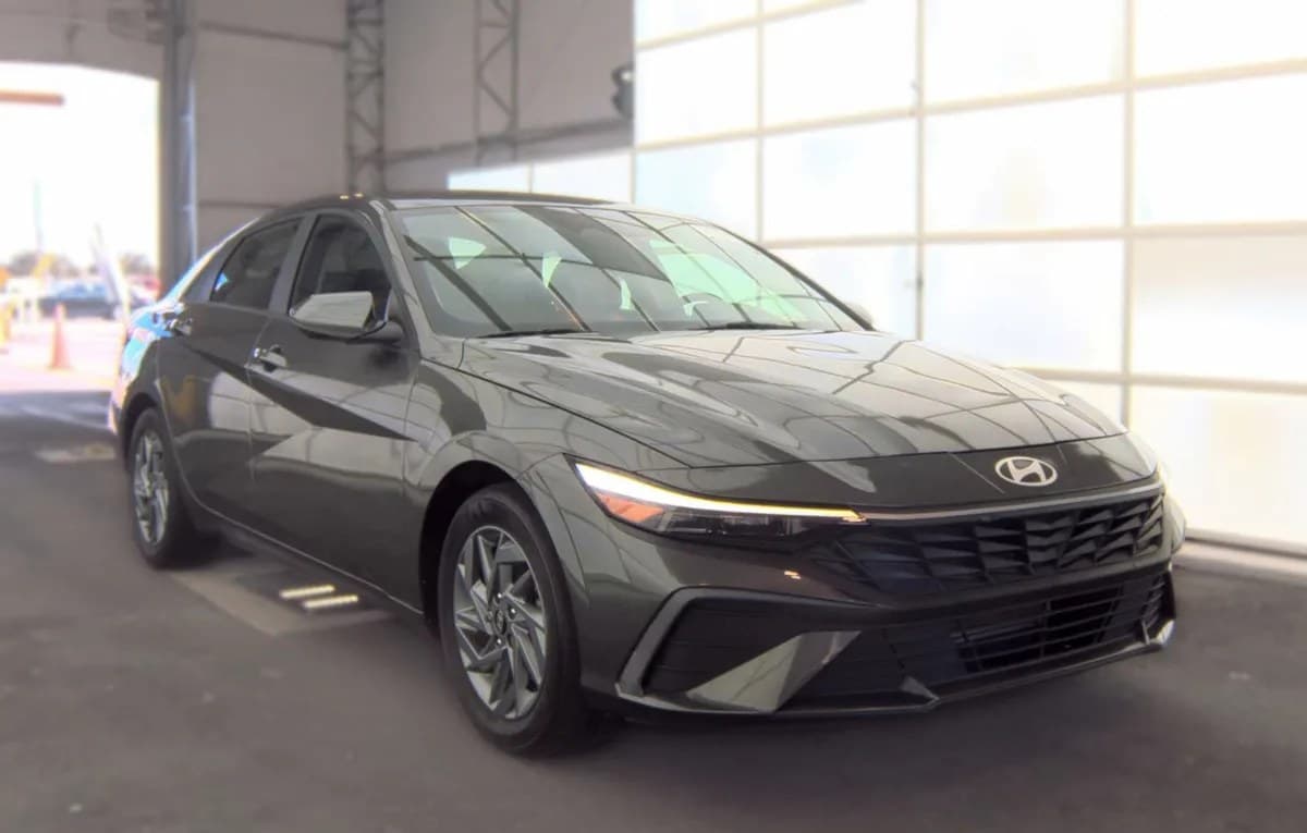 2024 HYUNDAI ELANTRA SEL 4
