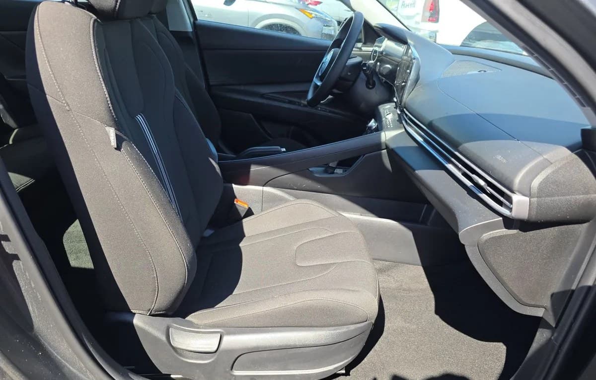 2024 HYUNDAI ELANTRA SEL 5