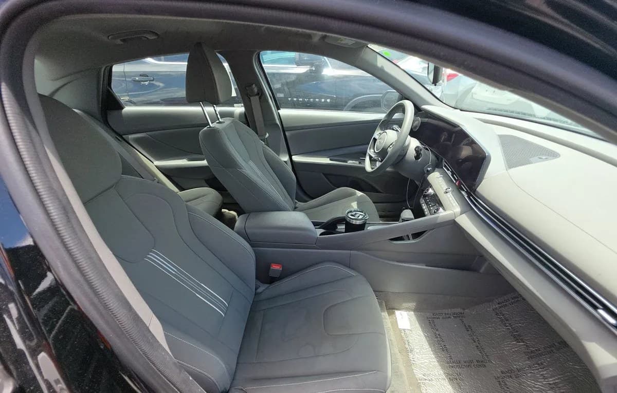 2024 HYUNDAI ELANTRA SEL 5