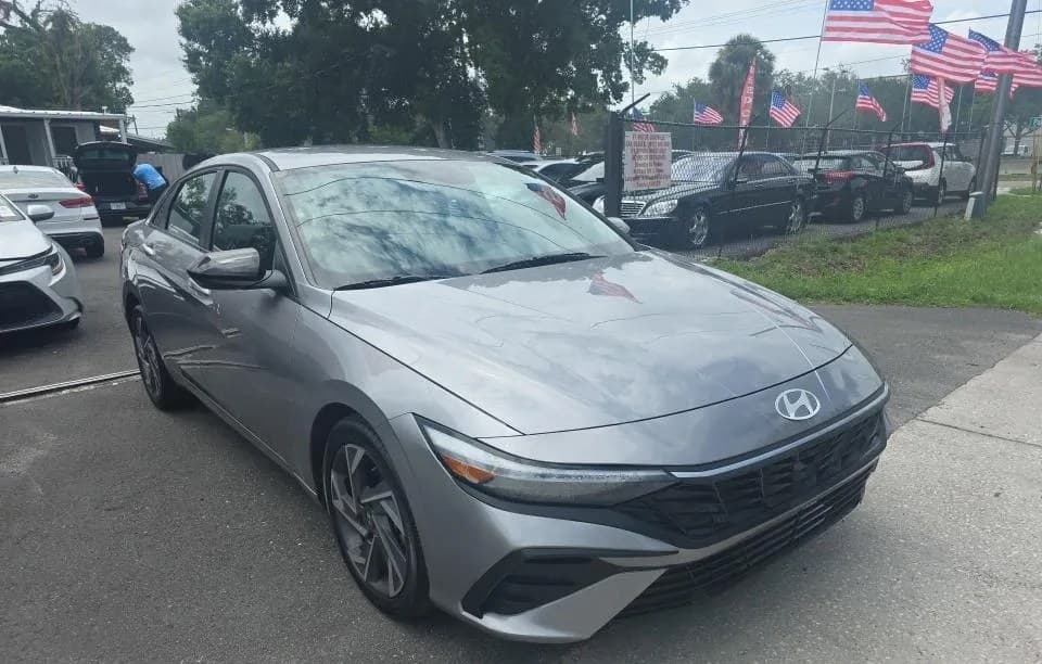 2025 HYUNDAI ELANTRA SEL Sport 4
