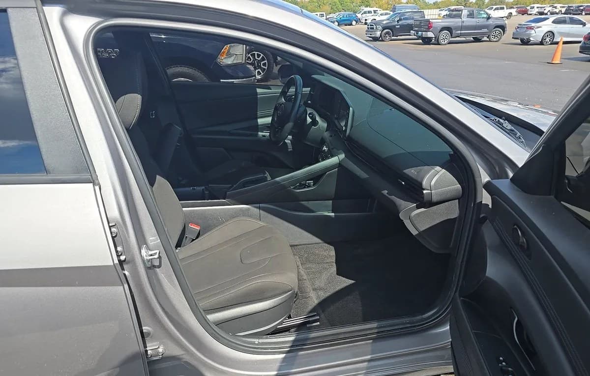 2025 HYUNDAI ELANTRA SEL Sport 5