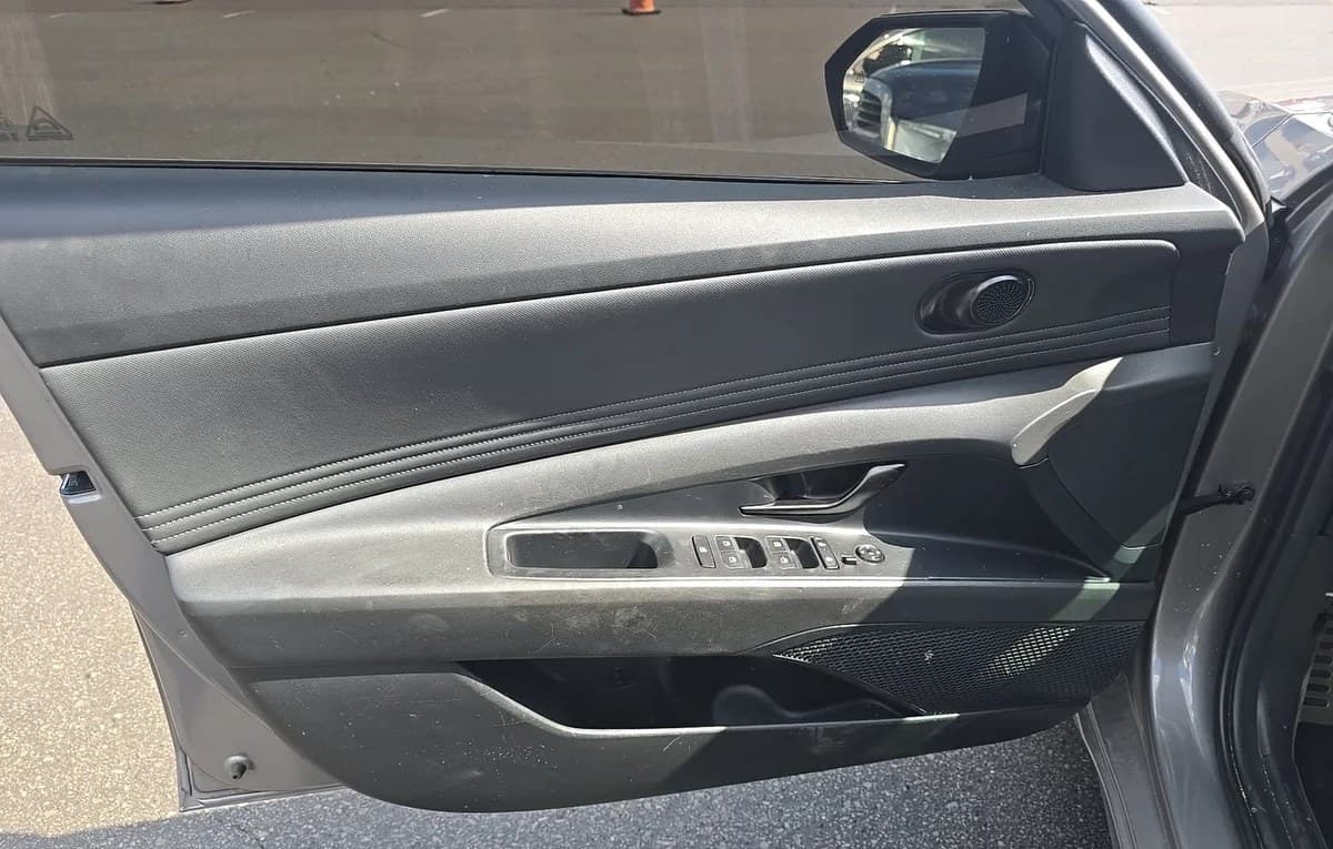 2025 HYUNDAI ELANTRA SEL Sport 6