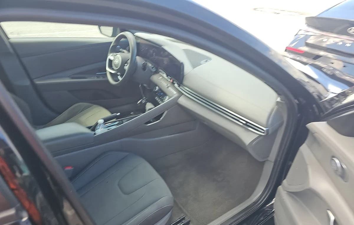 2024 HYUNDAI ELANTRA SEL 5