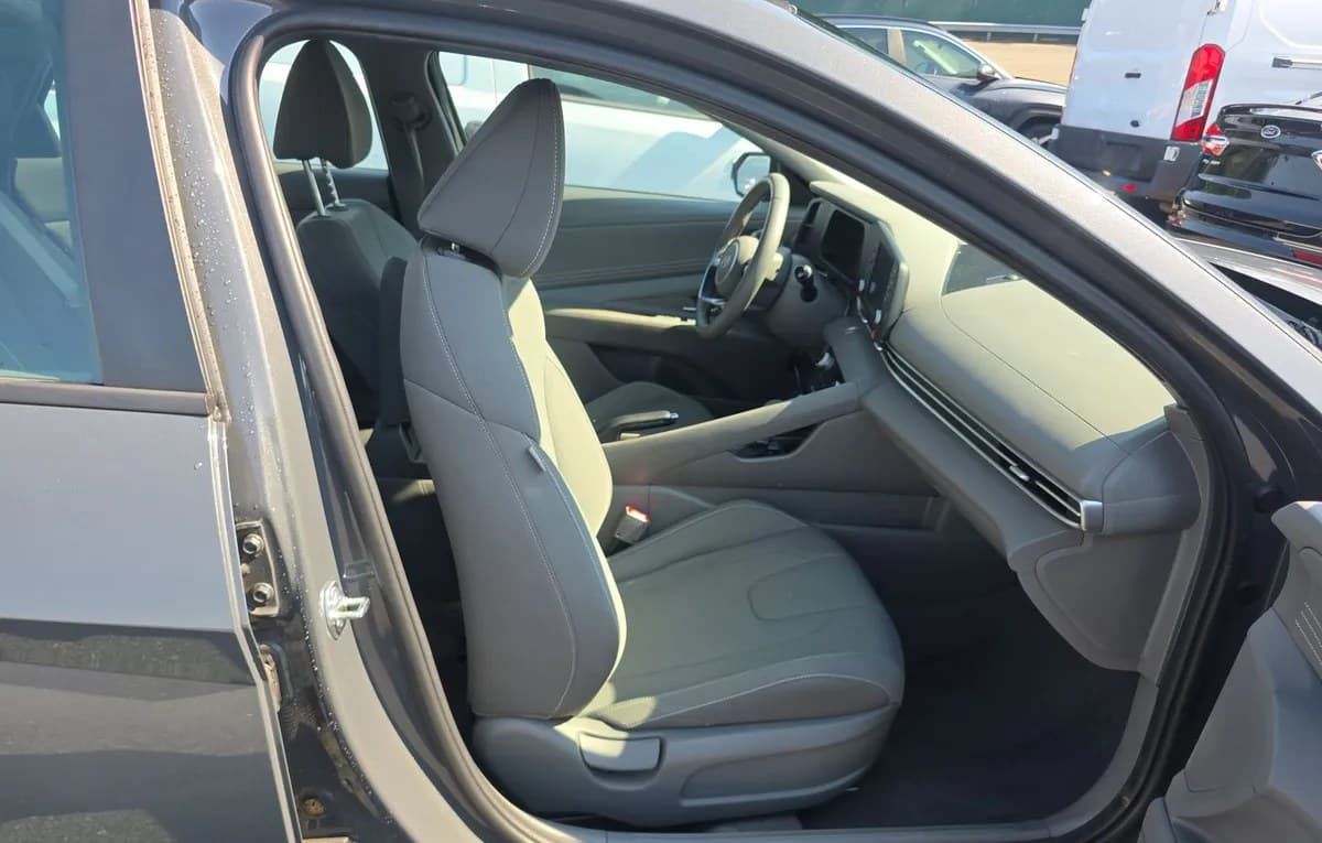 2025 HYUNDAI ELANTRA SEL Sport 5