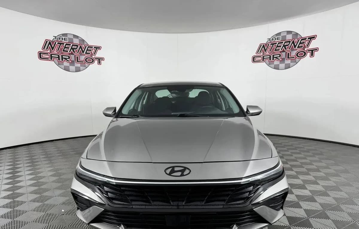 2024 HYUNDAI ELANTRA SEL 3