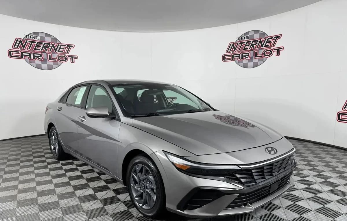 2024 HYUNDAI ELANTRA SEL 6